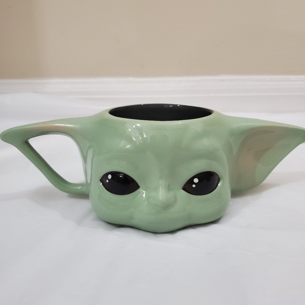 2 Mandalorian Mugs - Picture 2 of 7